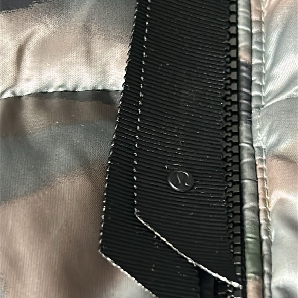 Lululemon Fluffin Awesome Coast Camo Butter Pink Down Jacket Size 8 - Picture 9 of 13